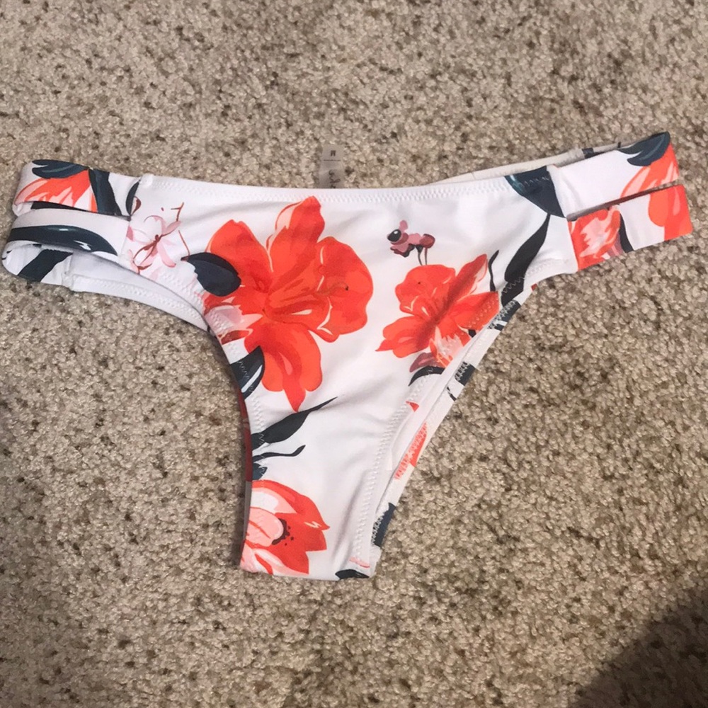 Cupshe swim suit bottoms size M